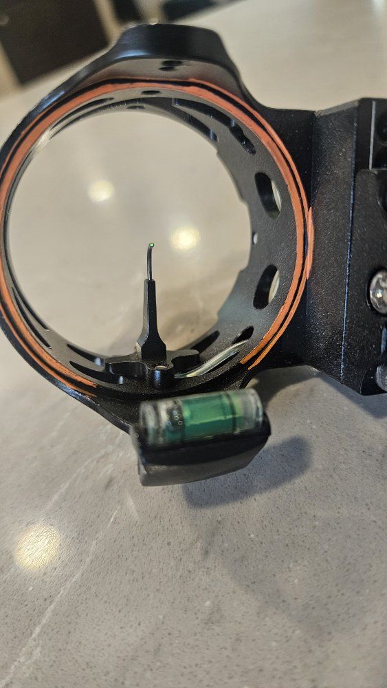 Hoyt single pin slider