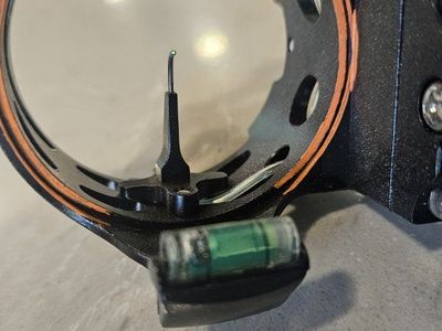 Hoyt single pin slider