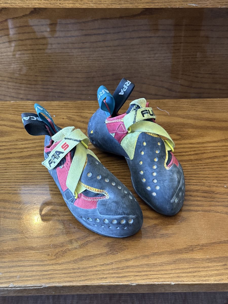 Scarpa Kids Climbing Shoes EU Size 34