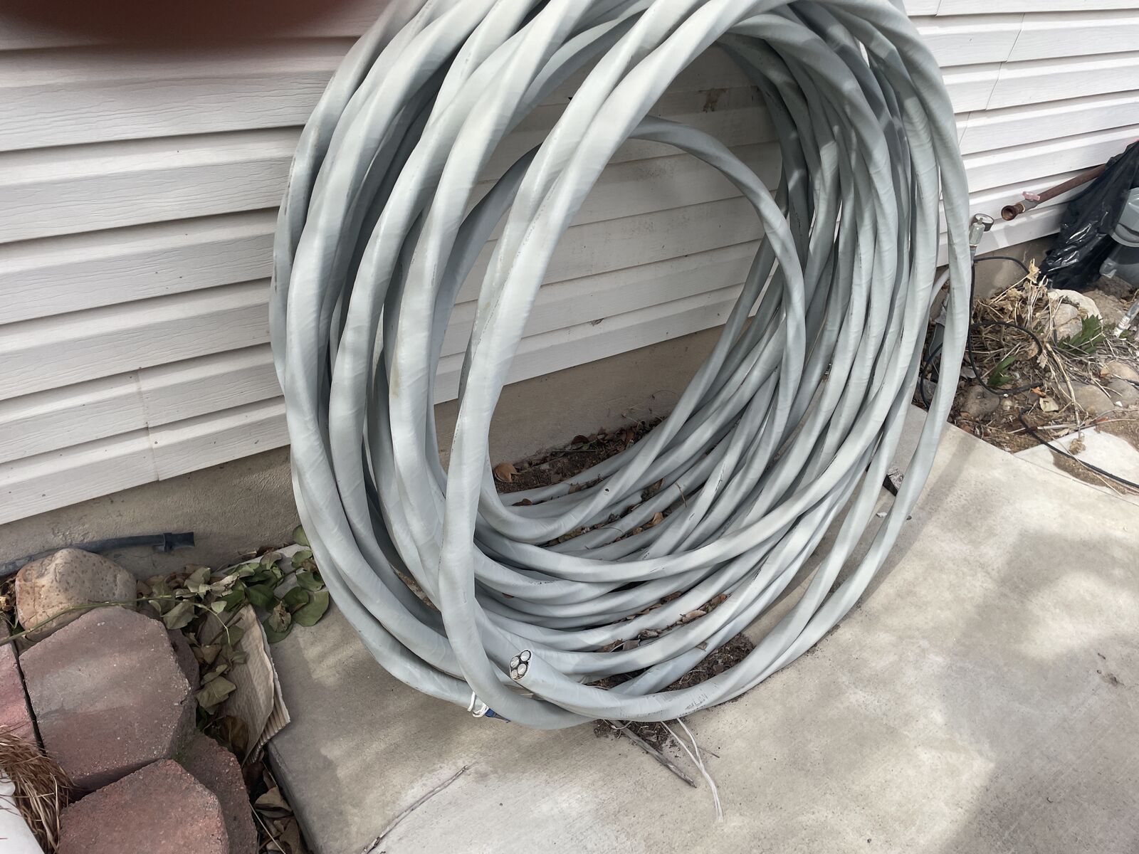 Electrical service wire