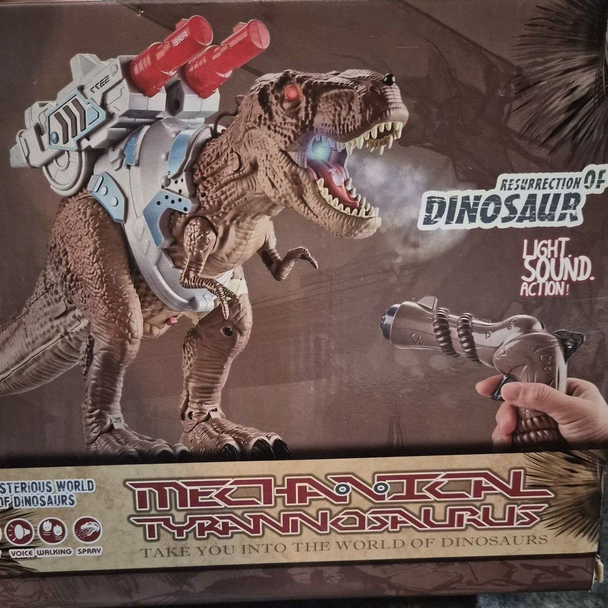 New Wen Sheng remote control Dino Tyrannosaurus Rex Toy Set with Blaster Lights Sounds Mist Spray