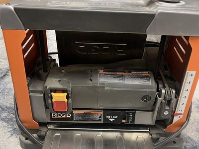 RIDGID 13-Inch Thickness Planer with Ind-I-Cut Depth Gauge