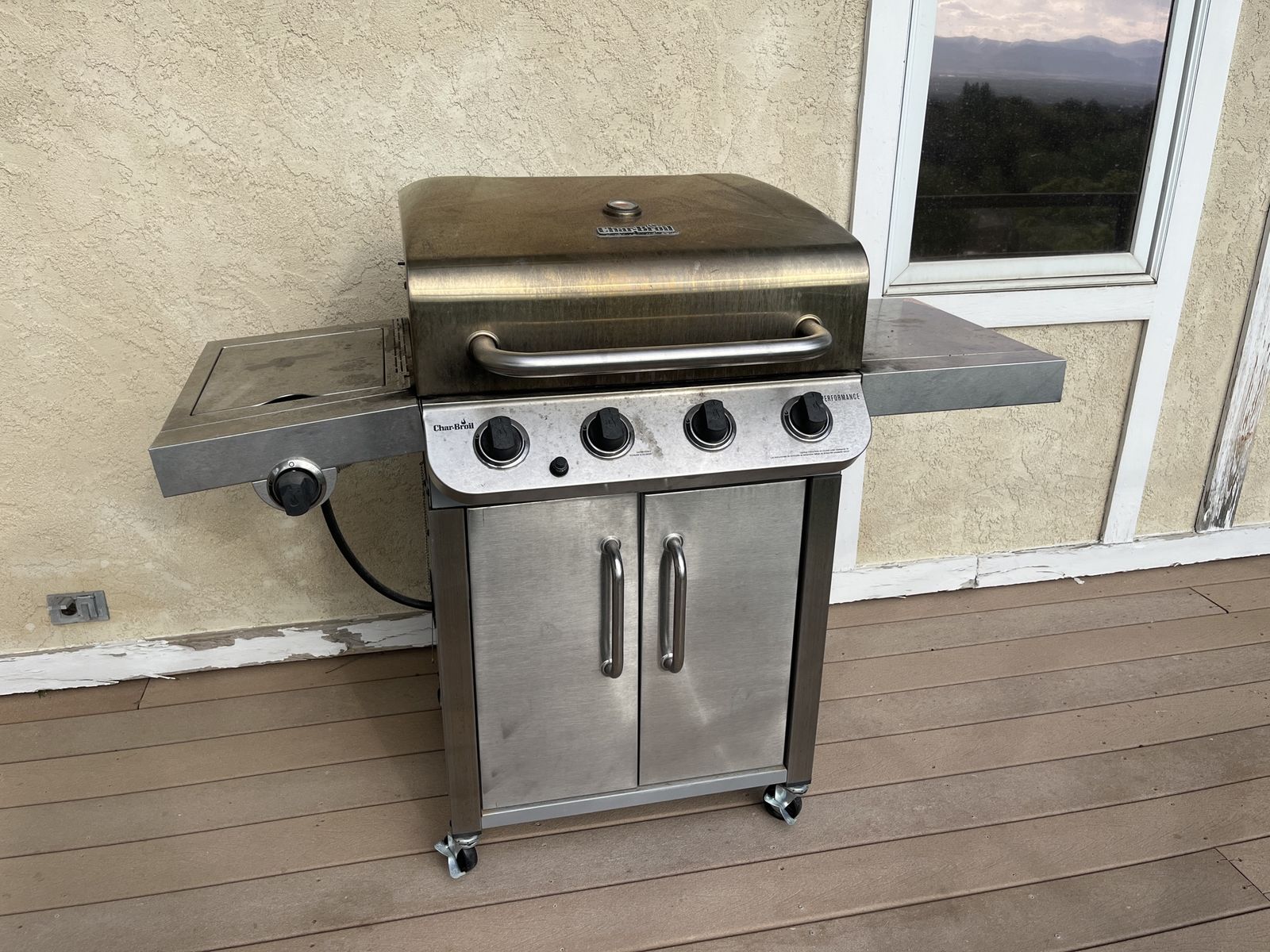 Large BBQ Grill with extra side burner
