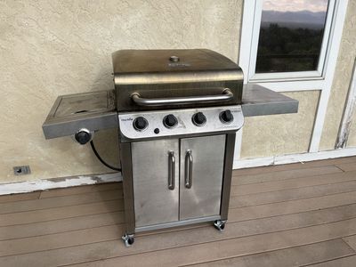Large BBQ Grill with extra side burner