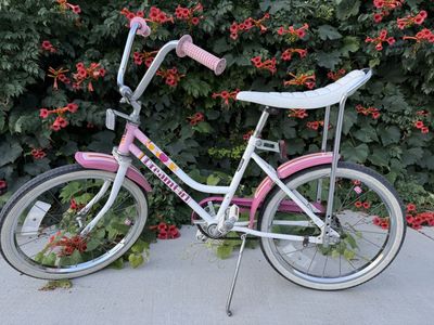 Vintage 1985 Dream Girl Banana Seat Bike Bike with ape hanger handlebars. Original and rare!!