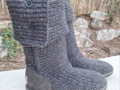 Womens UGG Knitted Pull-On Boots Sz 9