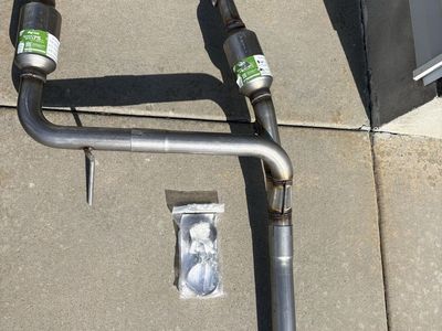 MagnaFlow 2004-2005 Ford Explorer 4.0L / 2004-2005 Mercury Mountaineer 4.0L OEM Grade Federal / EPA Compliant Direct-Fit