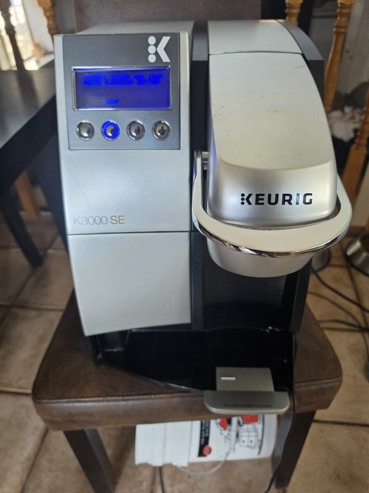 New! Keurig K-3000 E Residential/Commercial Coffee Maker Bundle with Assorted K-Cup Pod Boxes