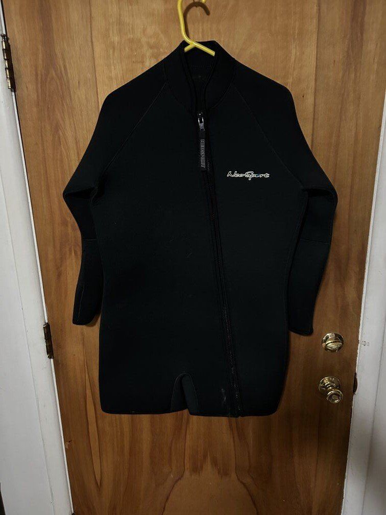 Xl 7mm two piece wetsuit