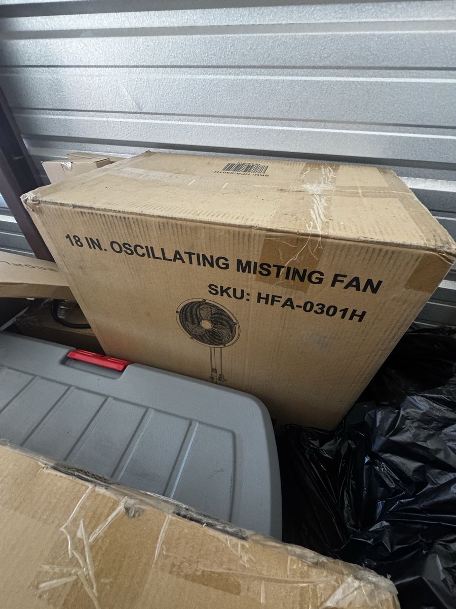 18 in. Oscillating Misting Fan HFA-0301H - New in Box for Cooling