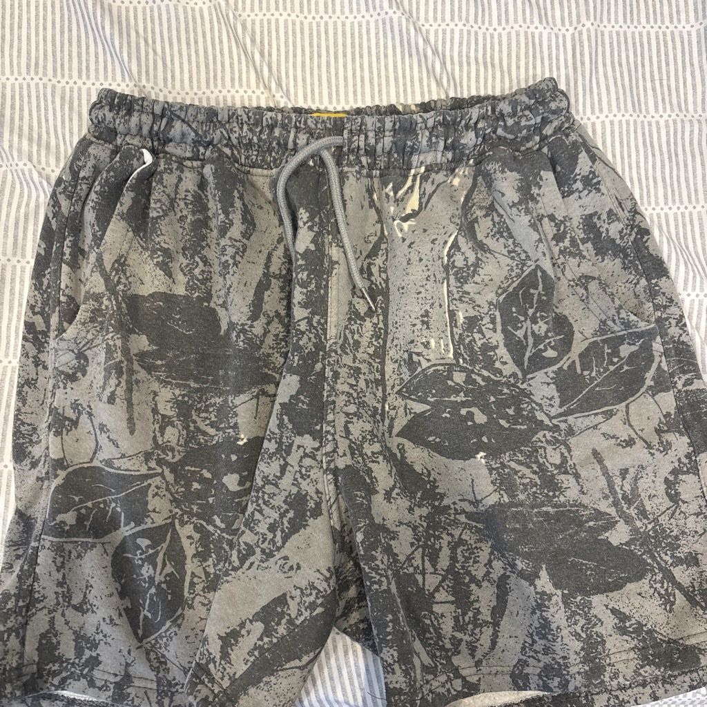 Rhyme Men's Grey Woodland Camo Print Fleece Sweat Shorts