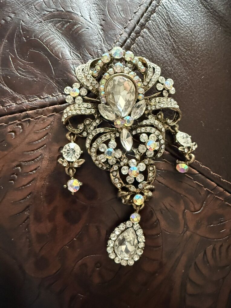 Large Fancy Vintage Brooch With Jewels