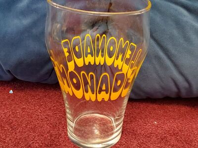 4 Vintage Lemonade cups from Lagoon