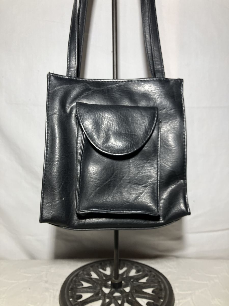 Black Handbag with Front Pocket