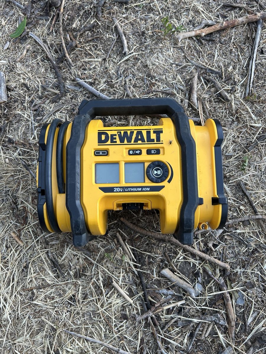 DEWALT 20V MAX Cordless Tire Inflator DCM848B - Tool Only, Portable Air Compressor
