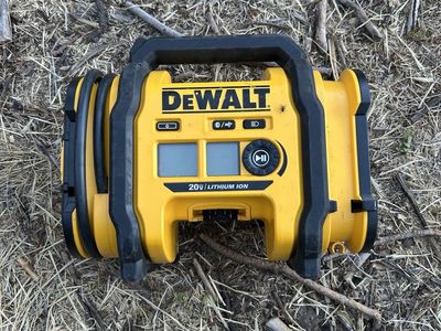 DEWALT 20V MAX Cordless Tire Inflator DCM848B - Tool Only, Portable Air Compressor