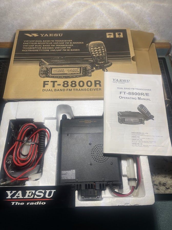 Yaesu FT-8800R Dual-Band Ham Radio (w/ separation kit & programming cable)
