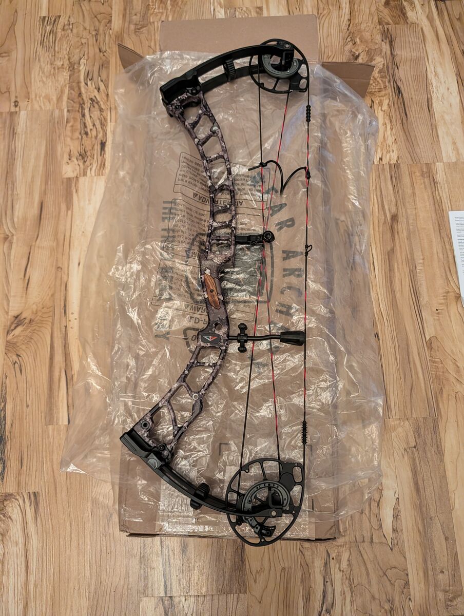 BlackOut NV-3 Compound Bow