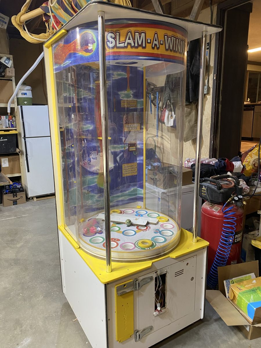 Slam a winner arcade machine game