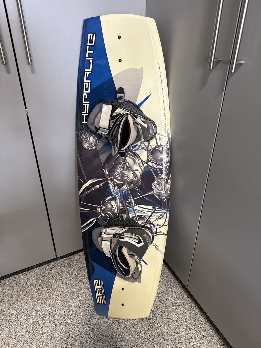 Hyperlite The State 130 Wakeboard And Bindings