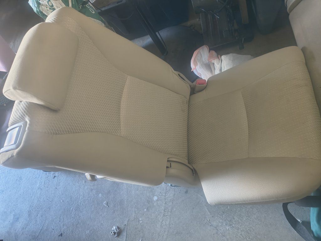 2005 Toyota Highlander bench seat