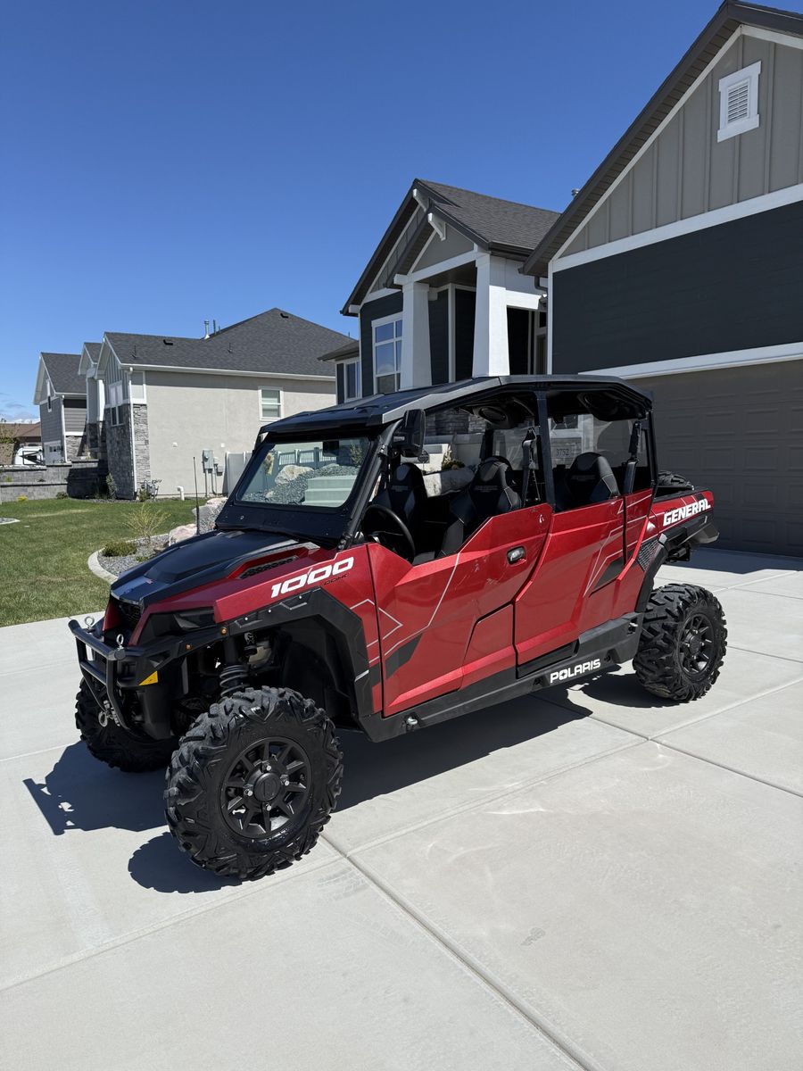 2020 Polaris General Deluxe 4 1000 Ride Command