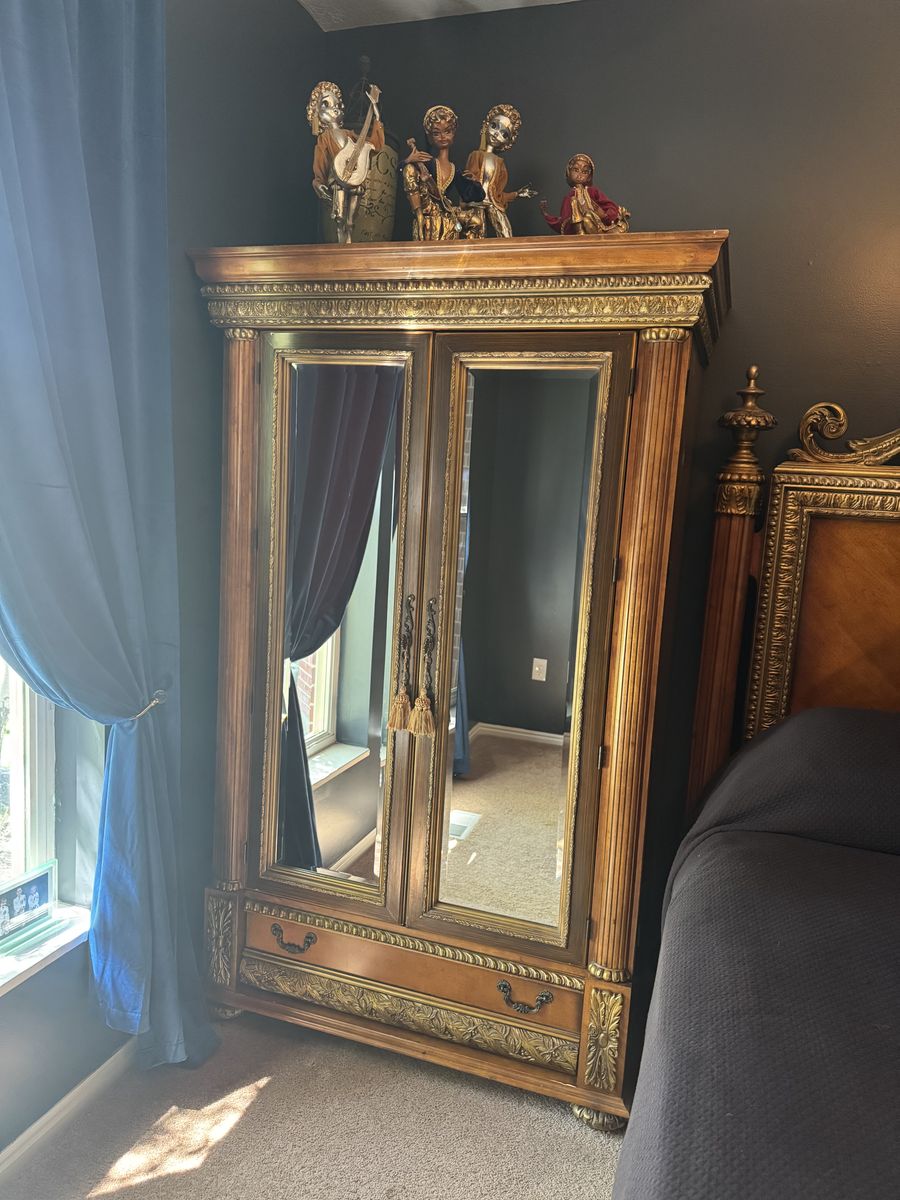 Main image 5