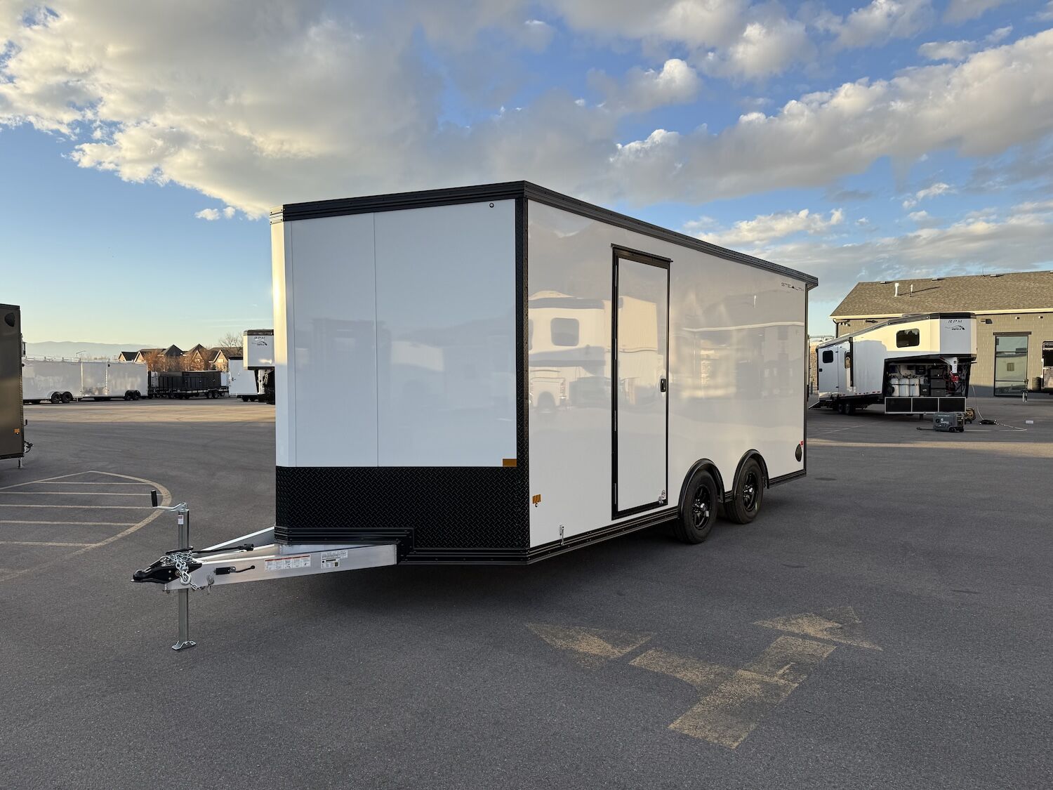 2026 Alcom Stealth 8.5x18 UTV