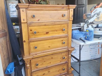 Chest style dresser an matching night stand