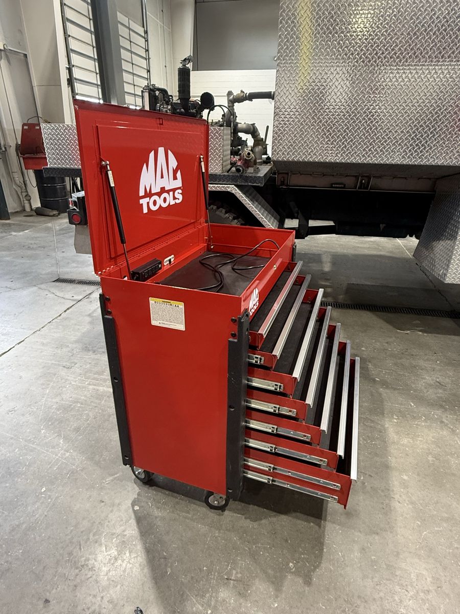 MAC Tools Red 7-Drawer Rolling Tool Box Cart with Top Chest Storage $2500 obo open to offers no trades