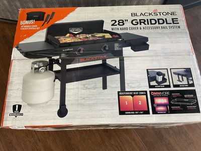 Blackstone Camping 28” Griddle with Hood E75013992
