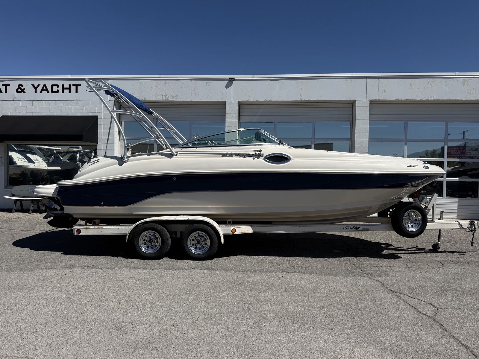 2004 24' Sea Ray 240 Sundeck Bowrider