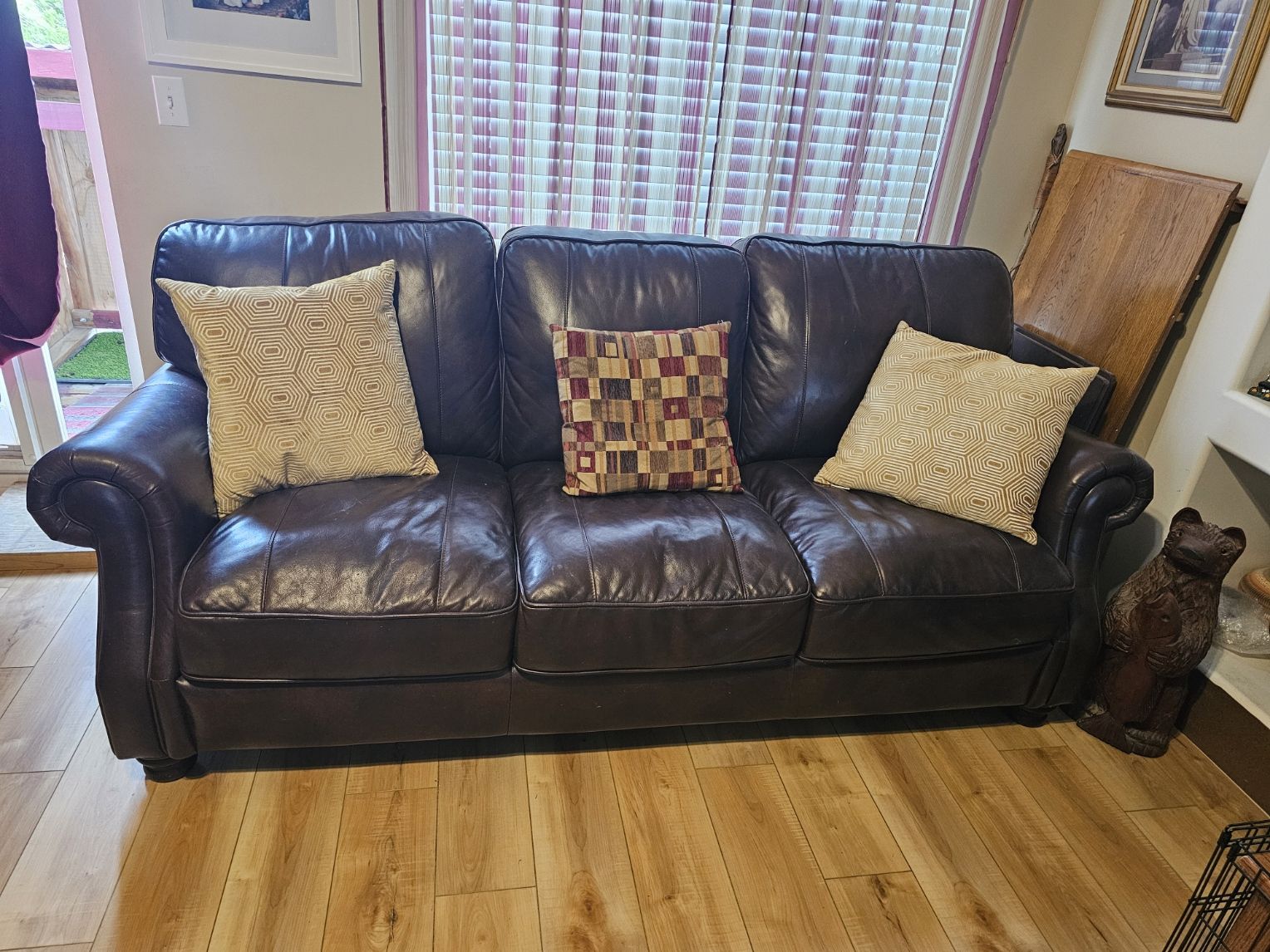Bassett 6' Leather Couch