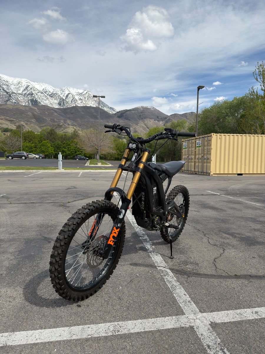 Surron light bee (LOW MILES)