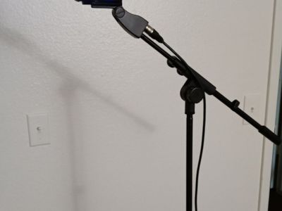 Heil Sound The Fin Black with Blue LED lighting