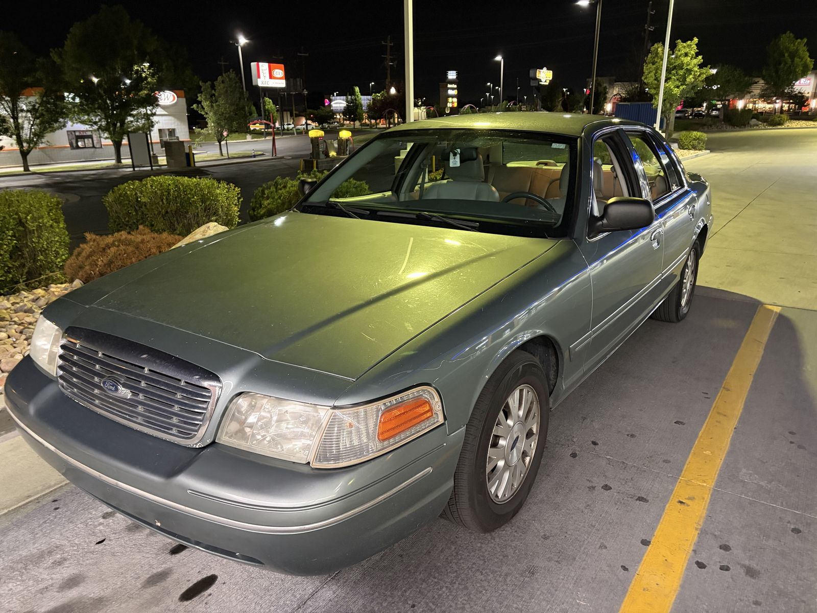 2005 Ford Crown Victoria LX