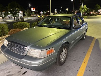 2005 Ford Crown Victoria LX