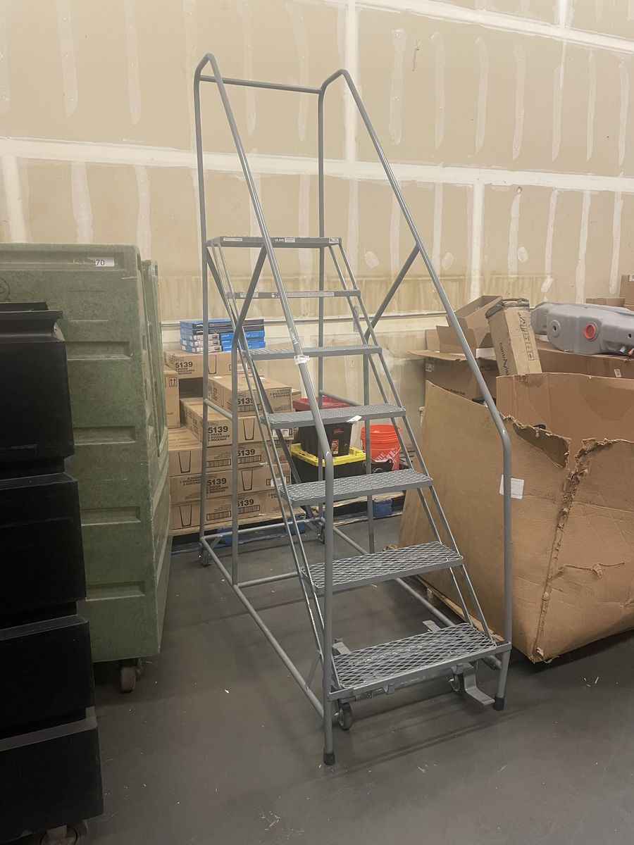 New 7 Step Rolling Platform Warehouse Ladder