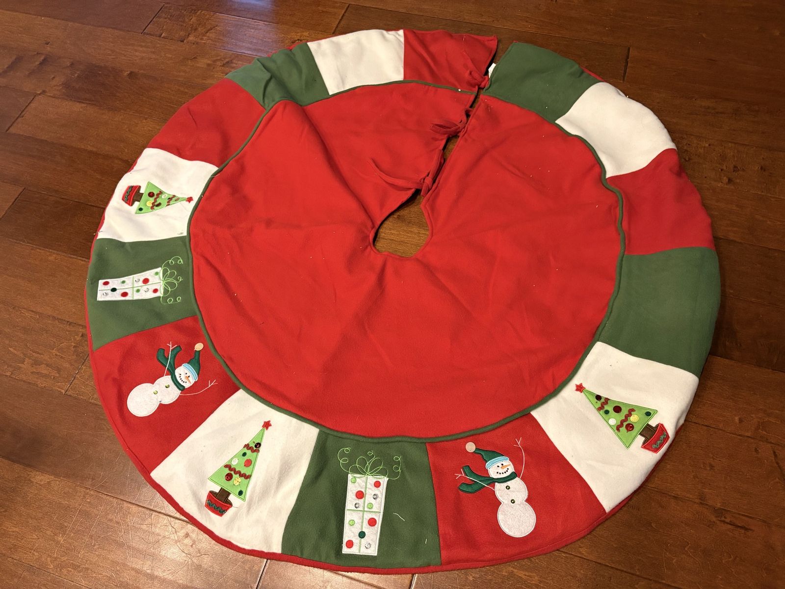 Large Felt Christmas Tree Skirt w/ Satin Back