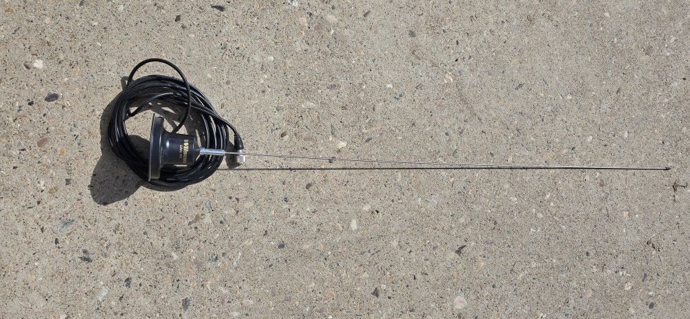 Wilson 1000 CB Radio Magnet Mount Antenna - Black, Coiled Cable, Long Whip