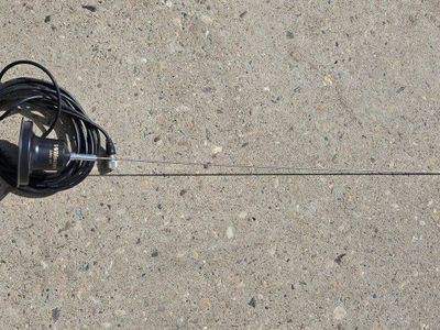 Wilson 1000 CB Radio Magnet Mount Antenna - Black, Coiled Cable, Long Whip