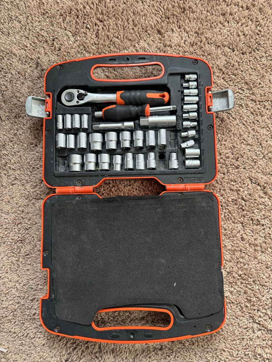 TACTIX 1/4" Drive 40-Piece Ratchet and Socket Set - Metric & SAE, in Hard Case