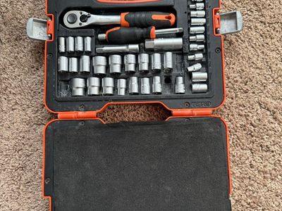 TACTIX 1/4" Drive 40-Piece Ratchet and Socket Set - Metric & SAE, in Hard Case