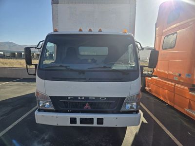 FUSO box truck with working Maxon lift Gate