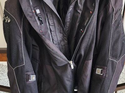Joe Rocket mesh motorcycle riding jacket with removable liner and protective pads. Size 3X.