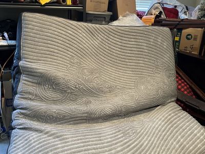 High-End Beautyrest Black Hybrid Plus King-Size Mattress | Read Full Listing Description