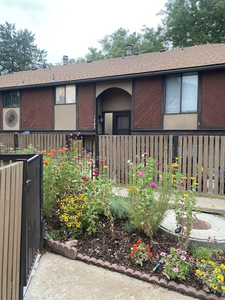 Townhome 2 bedroom 1.5 bath