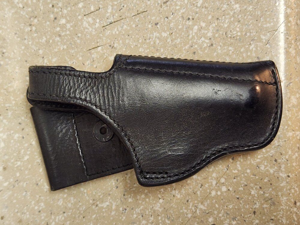 Zili PRAHA 82/83 belt loop holster