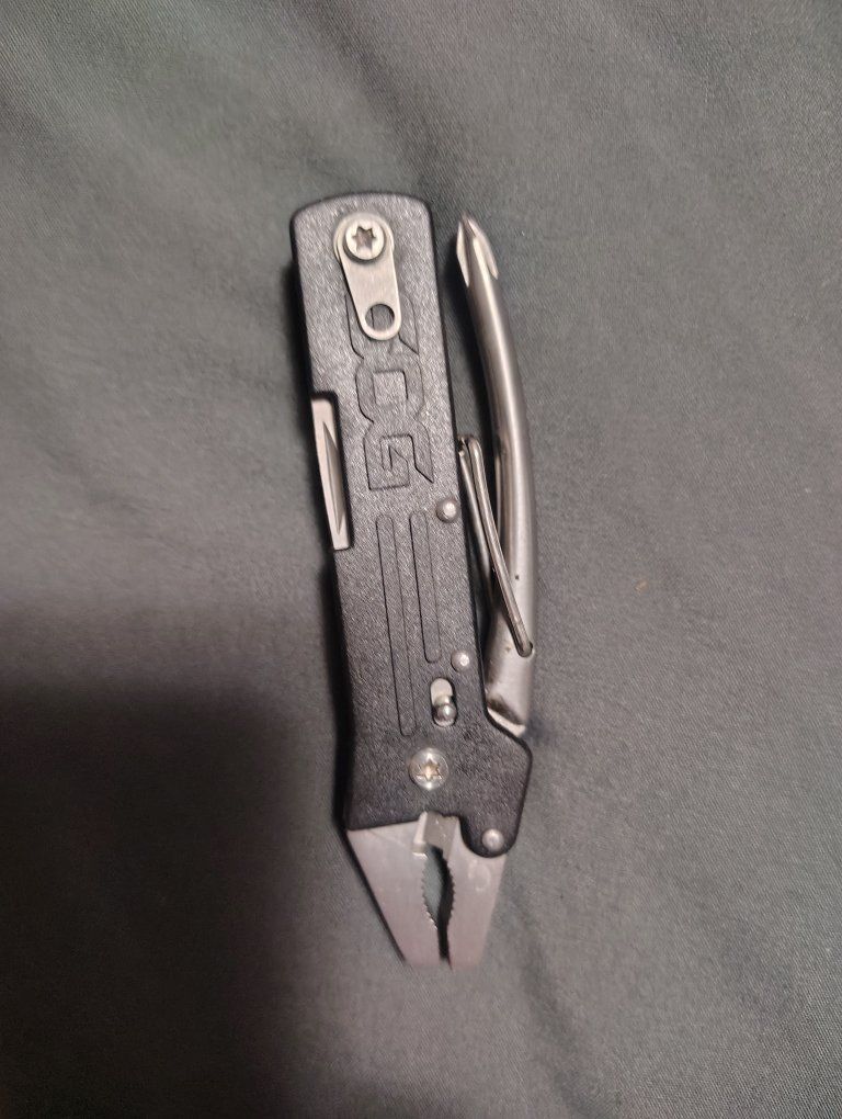 SOG Multi-Tool Pocket Knife with Pliers and Screwdriver - Used Good