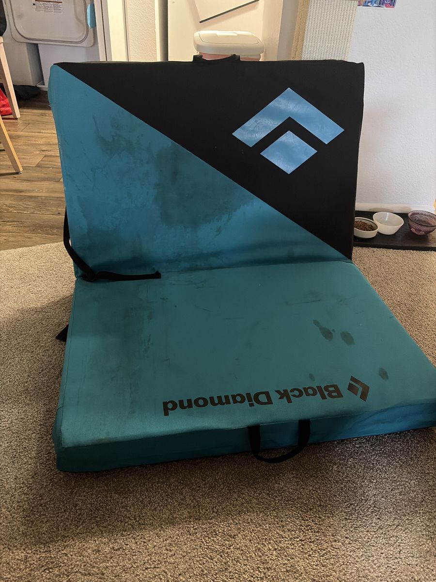 Black Diamond Circuit Crash Pad - Teal/Black Bouldering Mat, Used Good Condition